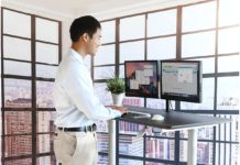 Seville Classics Airlift – preiswerter Steh-Sitz-Tisch Seville Classics Airlift - höhenverstellbarer Schreibtisch - stehend und sitzend arbeiten